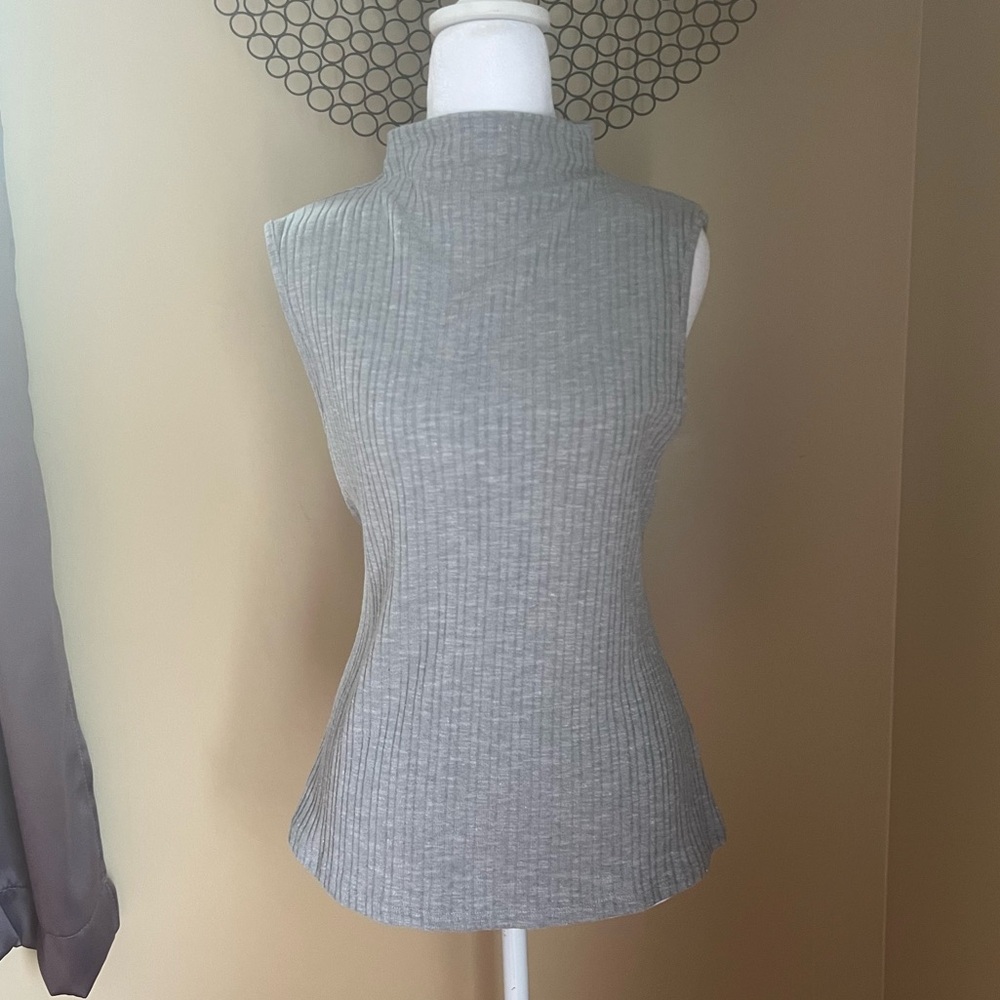 Vince Camuto Gray Ribbed Mock Neck Sleeveless Tank